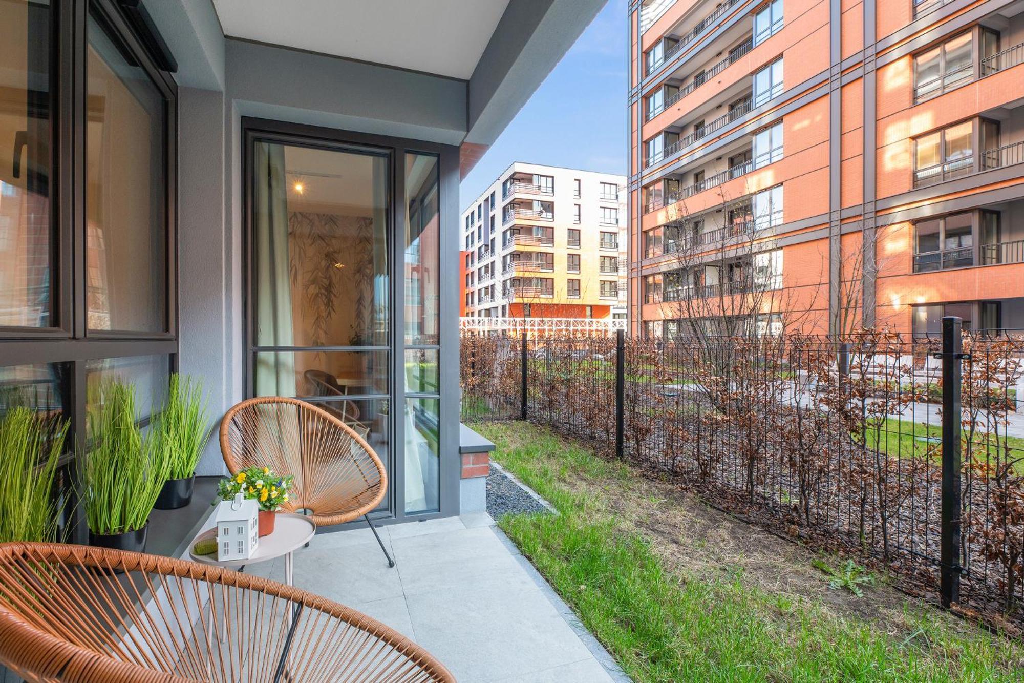 Doki Living - Foodhall & Parking By Downtown Apartments Gdansk Dış mekan fotoğraf